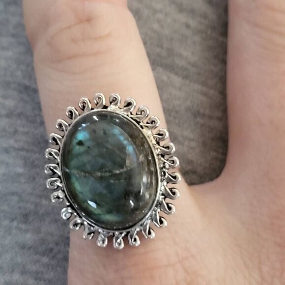 Size 8.75 silver striated labradorite ring - Picture 3 of 3